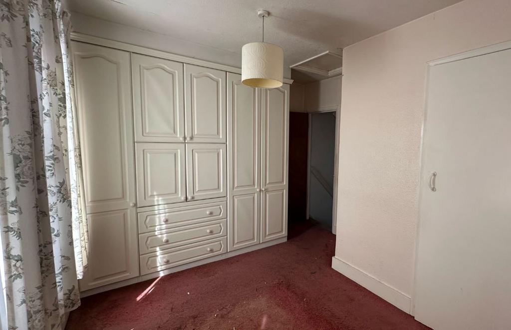 Walk-in wardrobe
