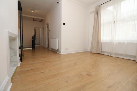 2 bedroom terraced house to rent, Queens Road, Welling DA16