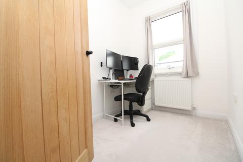 2 bedroom terraced house to rent, Queens Road, Welling DA16
