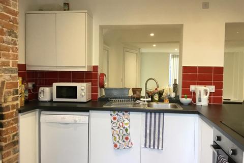 4 bedroom terraced house to rent, Broad Street, Canterbury, Kent, CT1