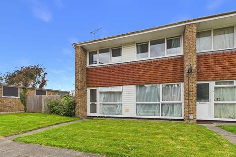 3 bedroom end of terrace house to rent, Somner Close, Canterbury