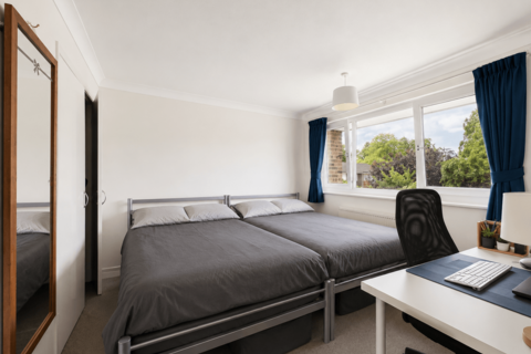 3 bedroom end of terrace house to rent, Somner Close, Canterbury