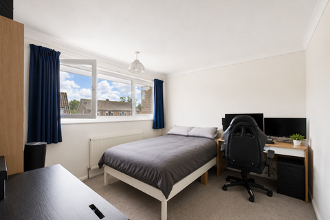3 bedroom end of terrace house to rent, Somner Close, Canterbury