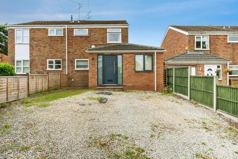 3 bedroom semi-detached house for sale, Northcourt, Leighton Buzzard
