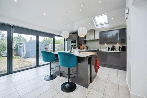 3 bedroom semi-detached house for sale, Northcourt, Leighton Buzzard