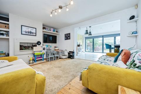 3 bedroom semi-detached house for sale, Northcourt, Leighton Buzzard