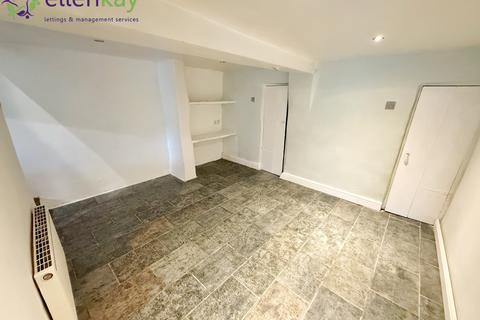 3 bedroom terraced house to rent, Milner Street, Whitworth OL12