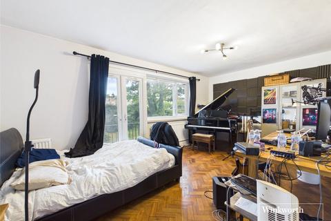 3 bedroom apartment for sale, Great North Way, London NW4
