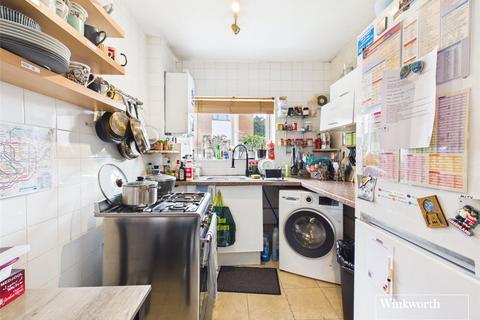 3 bedroom apartment for sale, Great North Way, London NW4