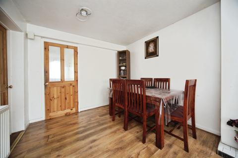 3 bedroom end of terrace house for sale, Bodmin Road, Luton