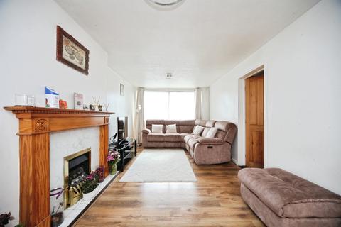 3 bedroom end of terrace house for sale, Bodmin Road, Luton