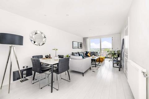 2 bedroom flat to rent, Atkins Square, London E8