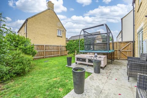 3 bedroom detached house for sale, Winchcombe Gardens, South Cerney