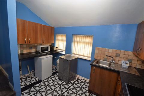 2 bedroom flat to rent, Herbert Street, Stretford, M32