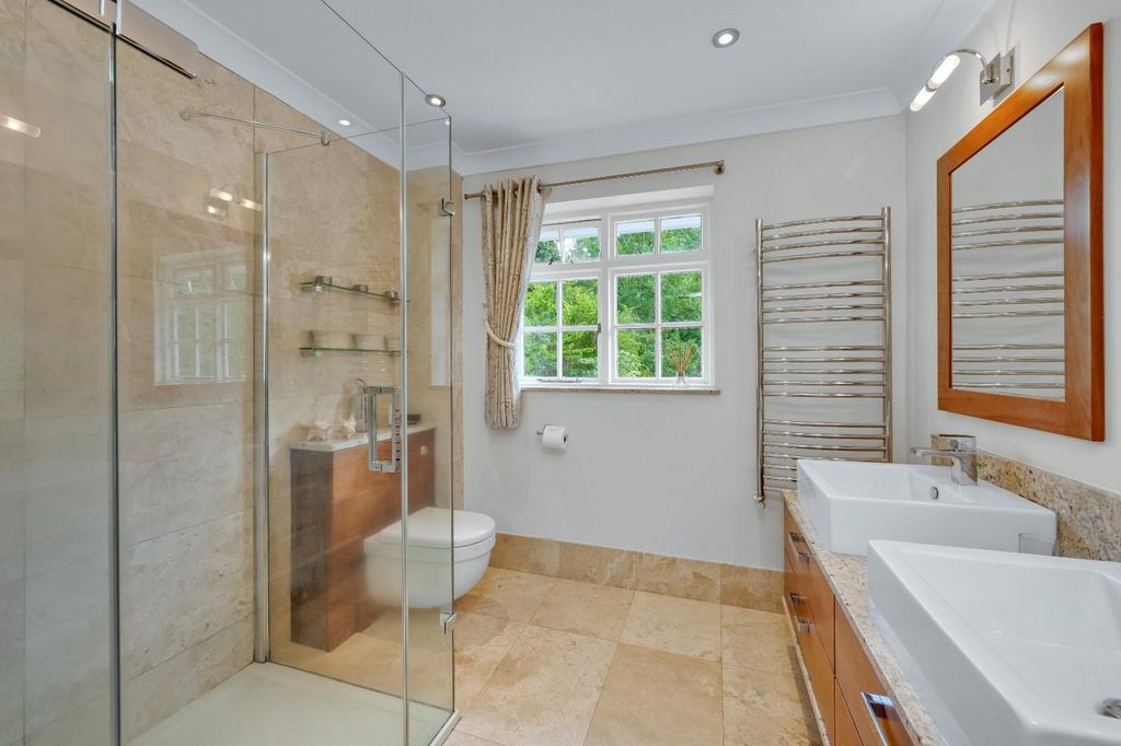 En Suite Bathroom