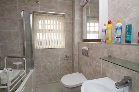 2 bedroom bungalow for sale, West Meadows, Westerhope , Newcastle upon Tyne, Tyne and Wear, NE5 1LS