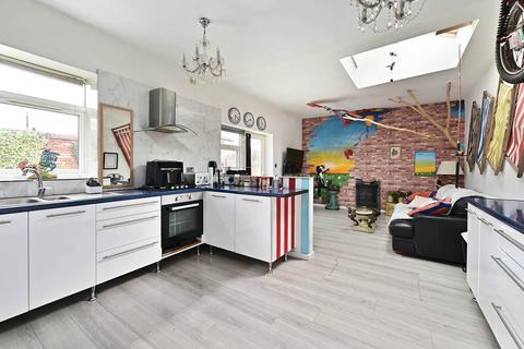 2 bedroom semi-detached house for sale, Lynchford Road, Farnborough, GU14