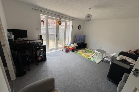 2 bedroom flat to rent, Agincourt, Hebburn NE31