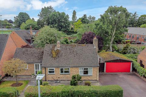 3 bedroom detached bungalow for sale, Castledine Avenue, Loughborough LE12