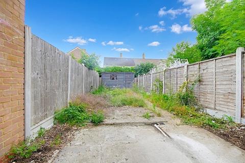 2 bedroom terraced house to rent, Catherine Road, Enfield, EN3