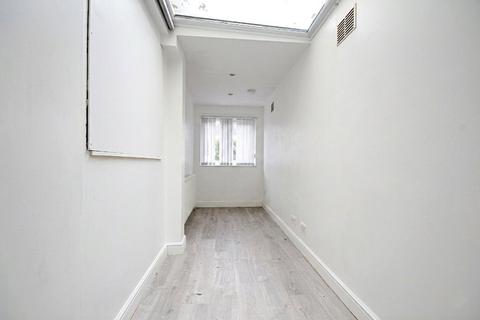 2 bedroom terraced house to rent, Catherine Road, Enfield, EN3
