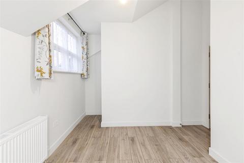 4 bedroom apartment to rent, Barking Road, London, London