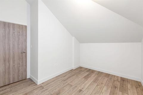 4 bedroom apartment to rent, Barking Road, London, London