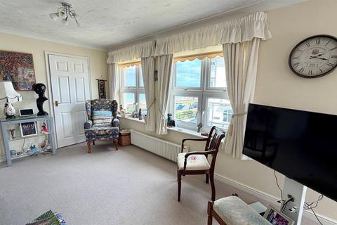 2 bedroom retirement property for sale, Clarence Road, Craig y Don, Llandudno