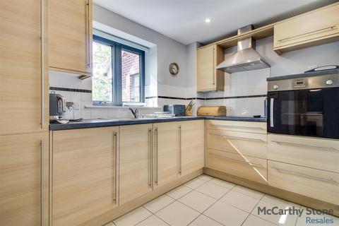1 bedroom apartment for sale, Mandeville Court, Darkes Lane, Potters Bar