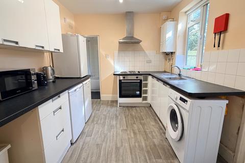 Studio to rent, Rm 3, Talbot Road, Luton, Bedfordshire, LU2 7RW