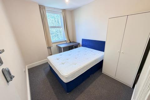 Studio to rent, Rm 3, Talbot Road, Luton, Bedfordshire, LU2 7RW