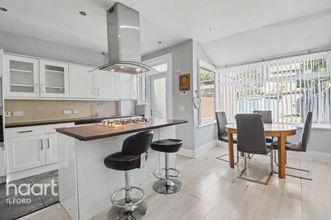 3 bedroom terraced house for sale, Kingston Road, Ilford