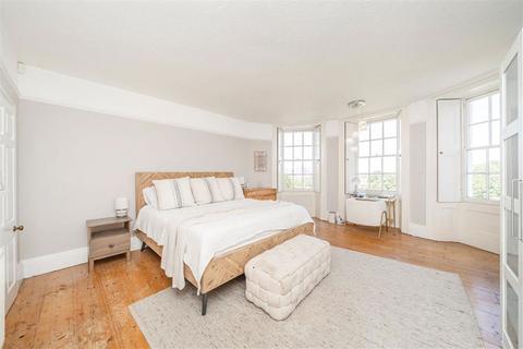 4 bedroom maisonette for sale, West Grove, London SE10