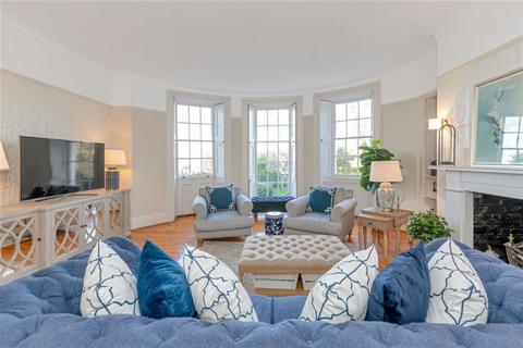4 bedroom maisonette for sale, West Grove, London SE10