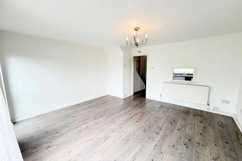 3 bedroom semi-detached house to rent, Colchester, Colchester CO4