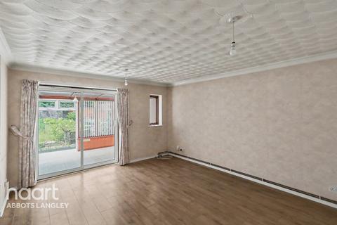 2 bedroom bungalow for sale, Fairway Court, Hemel Hempstead