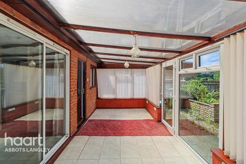 2 bedroom bungalow for sale, Fairway Court, Hemel Hempstead