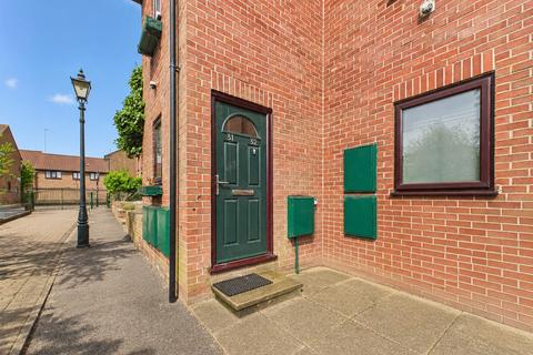 1 bedroom flat to rent, Trinity Court, Fish Street, Hull, HU1