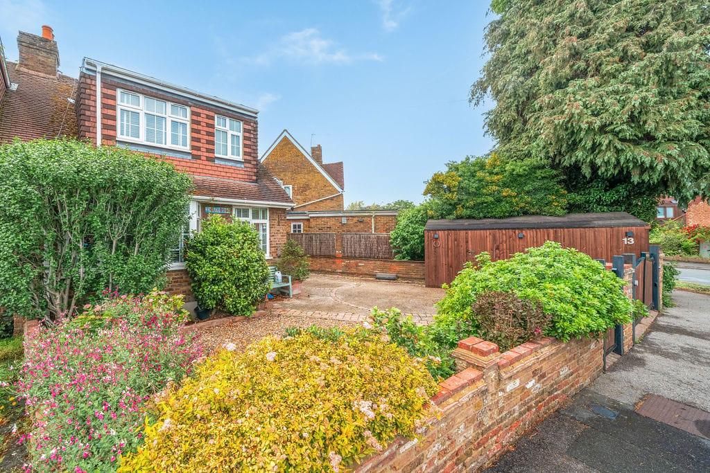 Detached house exterior, garden