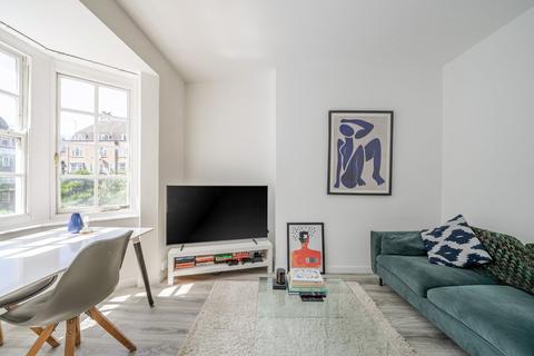 Albion Avenue, Wandsworth, London, SW8