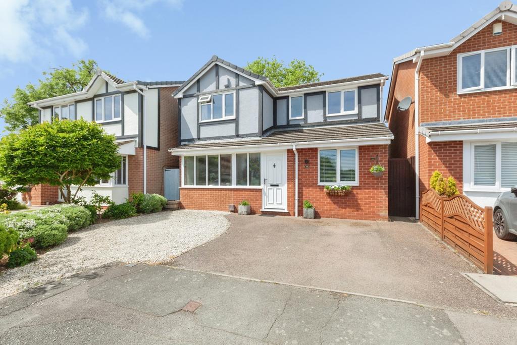 4 bedroom detached house for sale