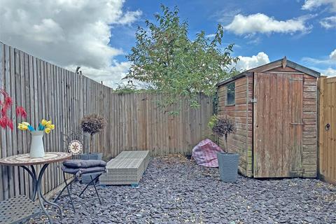 2 bedroom semi-detached house for sale, Garlands Road, Redhill