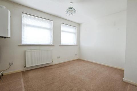 2 bedroom semi-detached house for sale, Foredyke Avenue, Hull