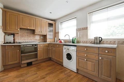 2 bedroom semi-detached house for sale, Foredyke Avenue, Hull