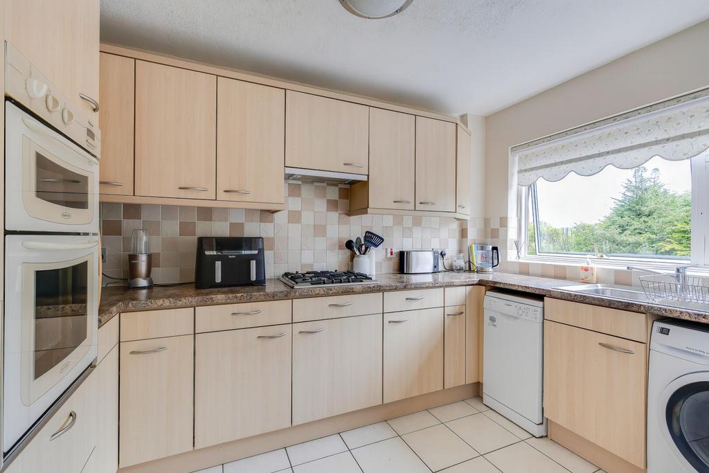 Dan-Y-Bryn Avenue, Radyr, Cardiff - More