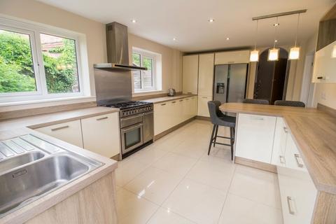4 bedroom bungalow for sale, South Lane, Buckley, CH7