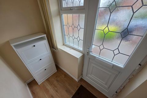 4 bedroom semi-detached house to rent, Wodecroft Road, Luton, Bedfordshire