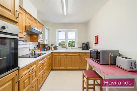 2 bedroom apartment for sale, Newsholme Drive, London