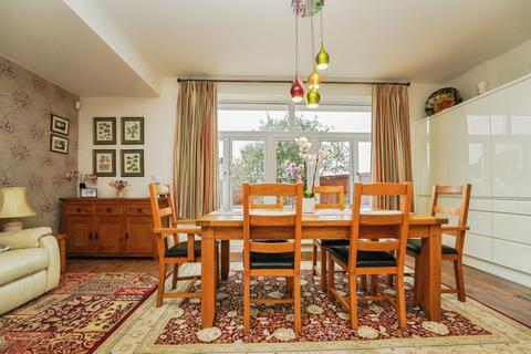 4 bedroom bungalow for sale, Station Road, Blackminster, Evesham, Worcestershire, WR11