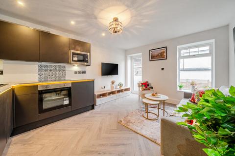 1 bedroom flat for sale, Upper Richmond Road West, London, SW14
